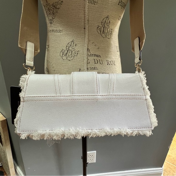 NWT True Religion Frayed Denim Flap Crossbody Bag White with Gold Hardware - Picture 8 of 10